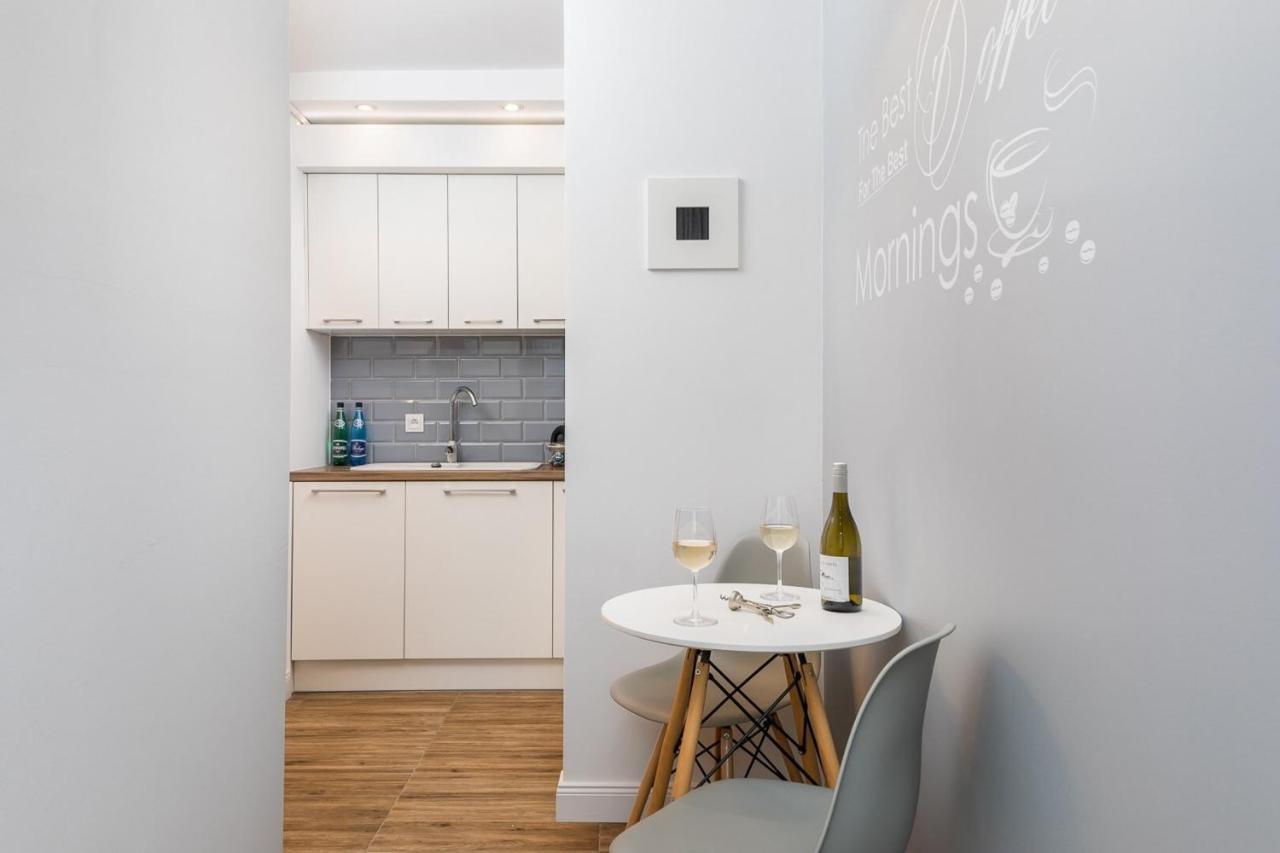 W Rent Like Home - Zlota 65 II Warsaw Exterior photo